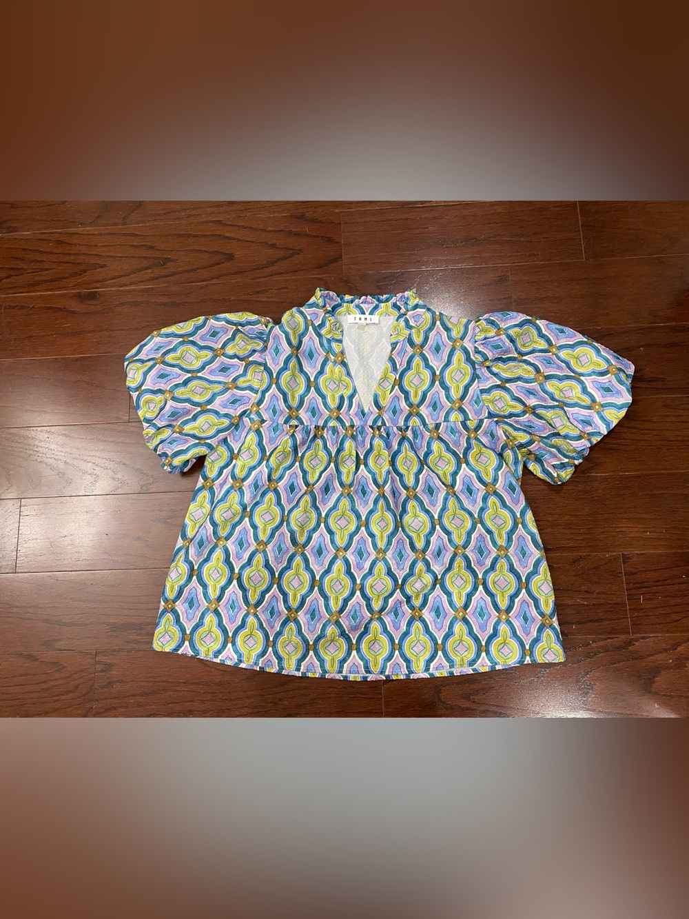 THML Stripe Geometric Puff-Sleeve Top size large